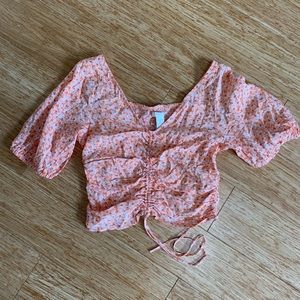 H&M cropped floral shirt, brand new size small